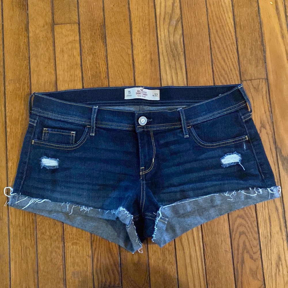 HOLLISTER SHORT-SHORT 🌸